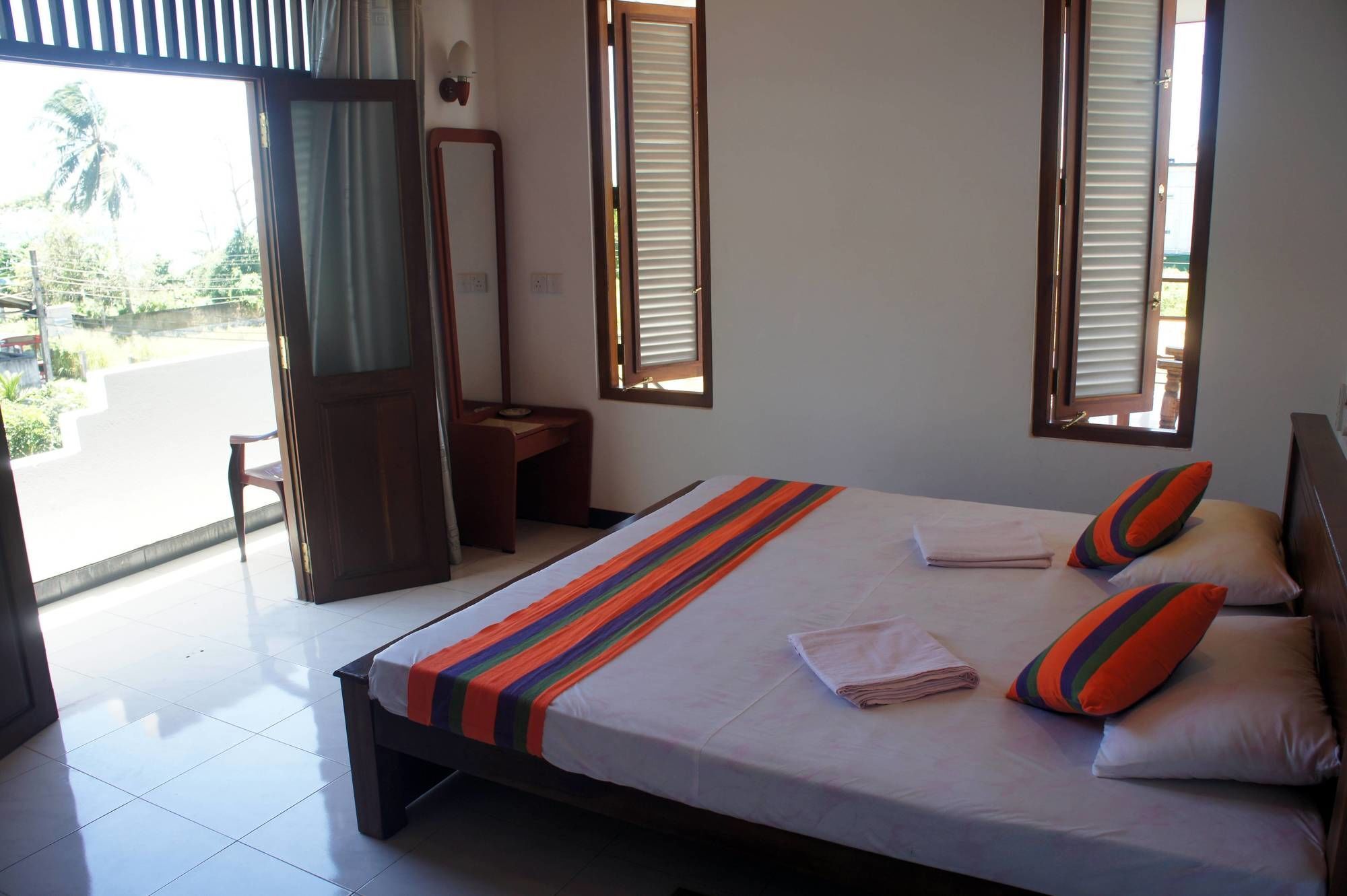 Sam'S Guest House Unawatuna Exterior photo
